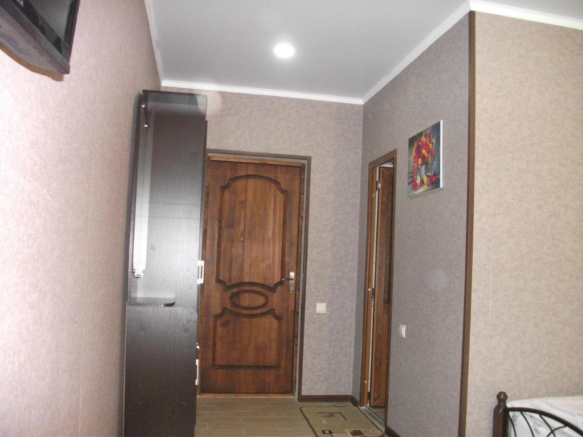 Guesthouse On Kabardinskaya 139A Gagra Exterior photo