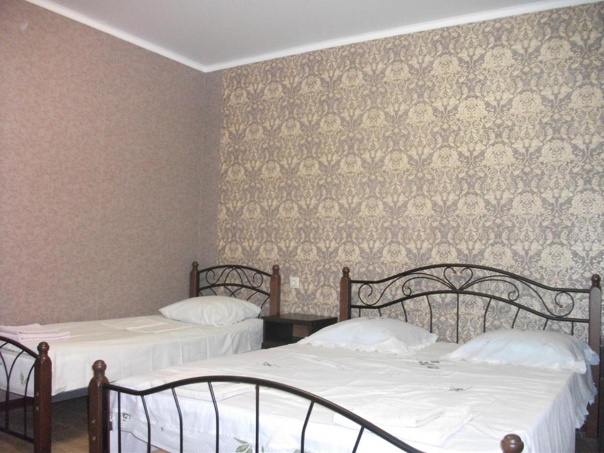 Guesthouse On Kabardinskaya 139A Gagra Exterior photo