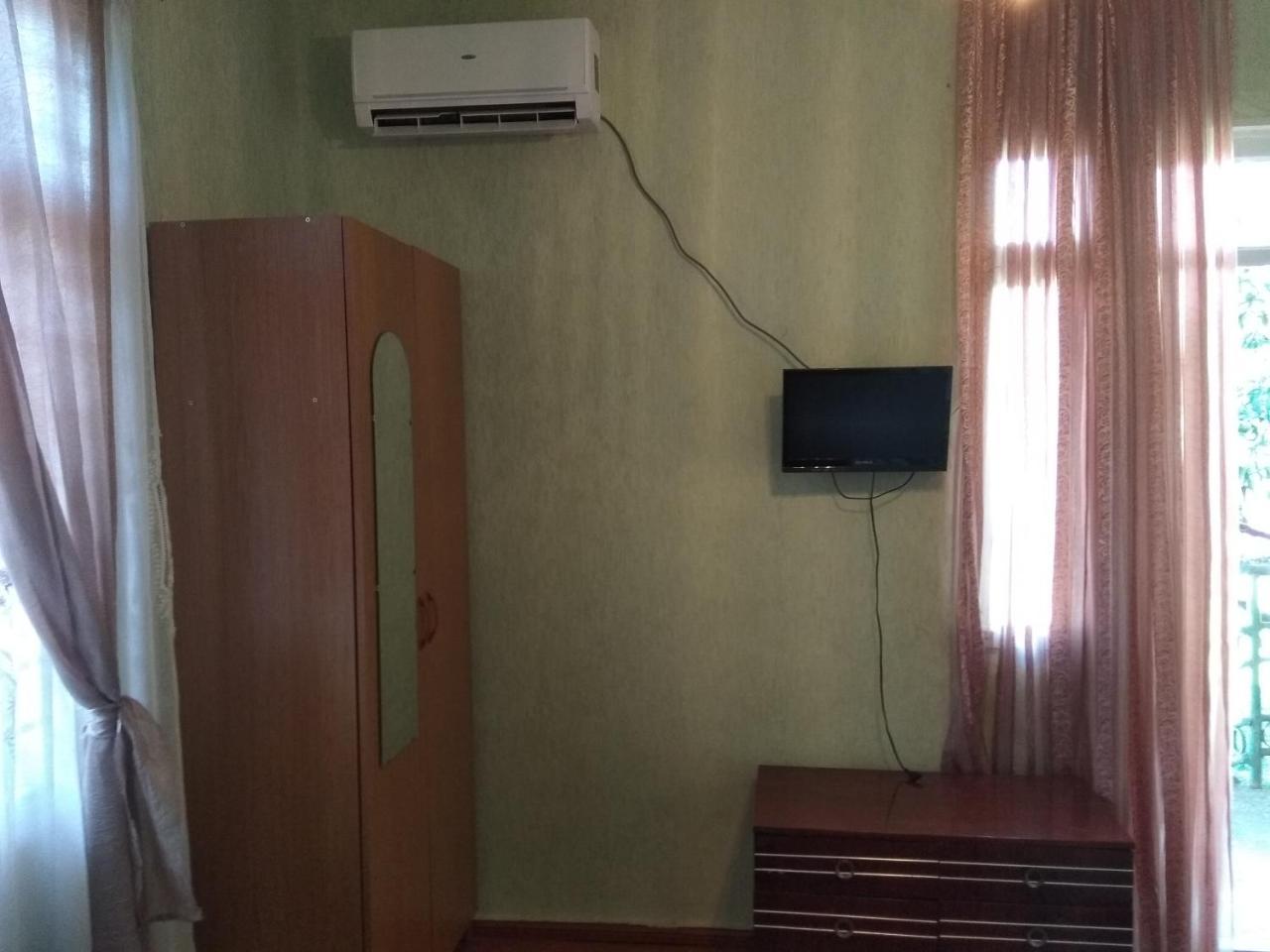 Guesthouse On Kabardinskaya 139A Gagra Exterior photo